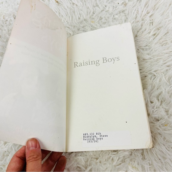 RAISING BOYS third edition why boys are different & how to help them book - Picture 5 of 8